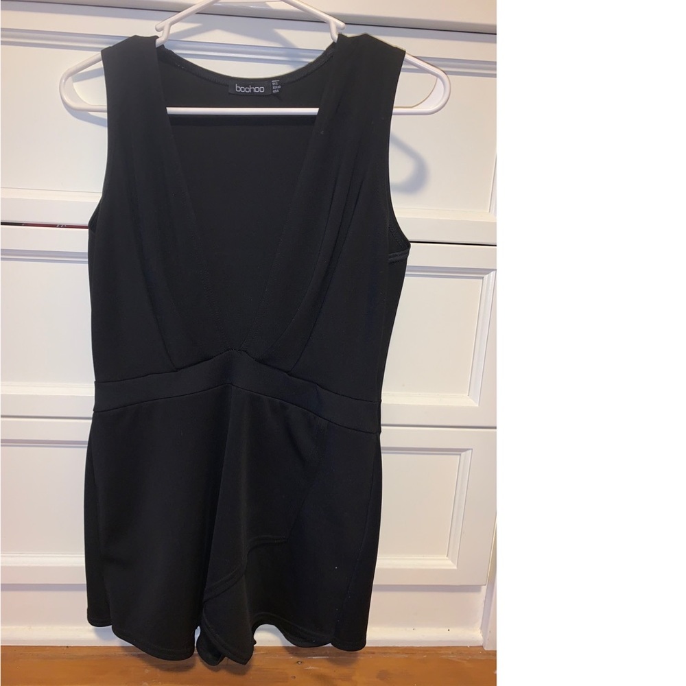 Boohoo Lana Plunge Skort Playsuit